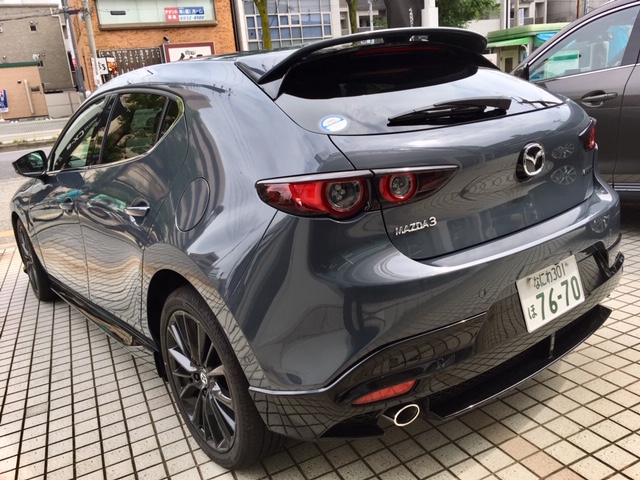 Mazda3 試乗車入りました 大阪 関西でマツダ車のご用命は大阪マツダ販売株式会社へ